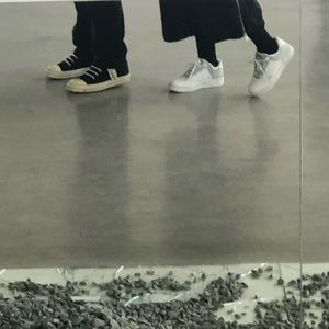 Meet your Posher, Artifacts